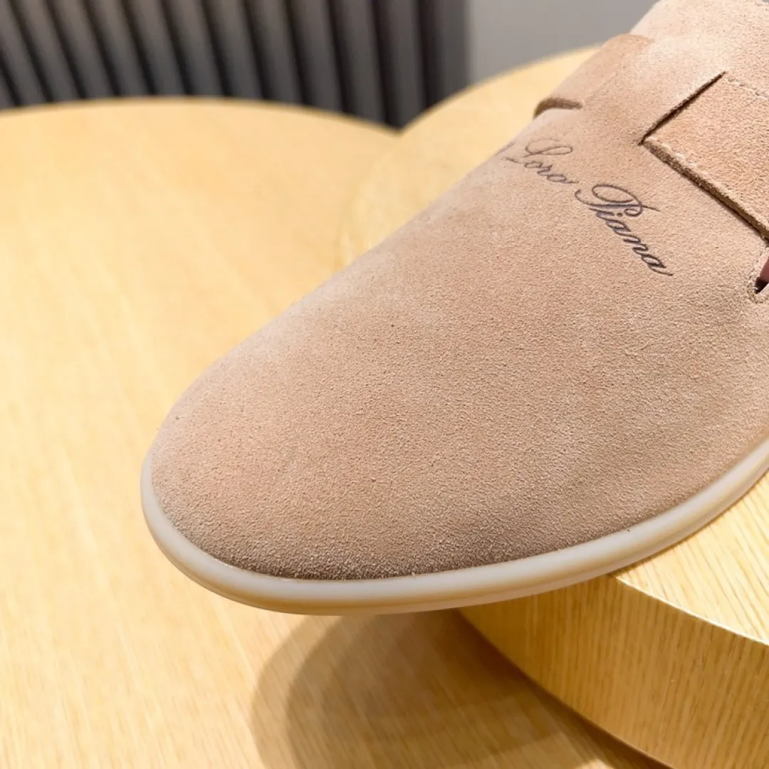 Factory price 420💰[loro piana] 2025 new moccasins, popular casual sneakers for street men. The shoes are made of first-layer suede leather uppers with rubber soles. They are classic. The complex craftsmanship and meticulous structure make the shoes light and soft, allowing you to walk comfortably and freely. Perfect for summer wear. Yardage: 38-45.